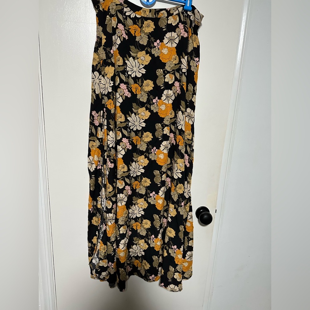 Long floral skirt with slits